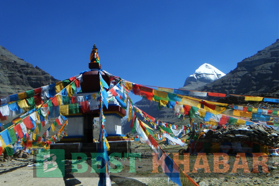 धर्तीको स्वर्ग : चीनको तिब्बतमा पर्ने कैलाश पर्वत र यहाँ जान प्रयोग हुने यमद्वार । तस्वीर : प्रतीक लमिछाने /बेस्टखबर 
